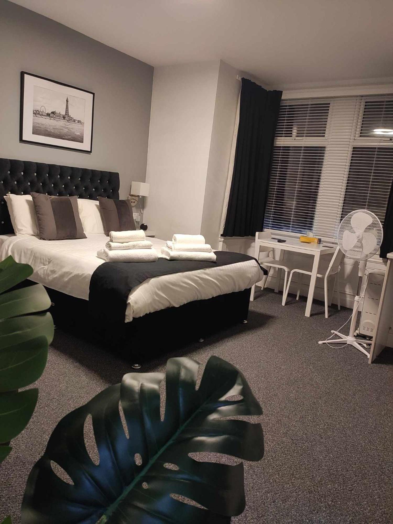 Q - Accommodation Μπλάκπουλ Εξωτερικό φωτογραφία